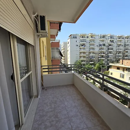 C'E Casa Holiday Apartment Vlore Near The Sea, Netflix, Parking, Balcony, Fast Wi-Fi Exterior photo