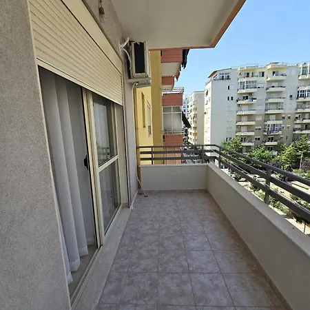 C'E Casa Holiday Apartment Vlore Near The Sea, Netflix, Parking, Balcony, Fast Wi-Fi Exterior photo