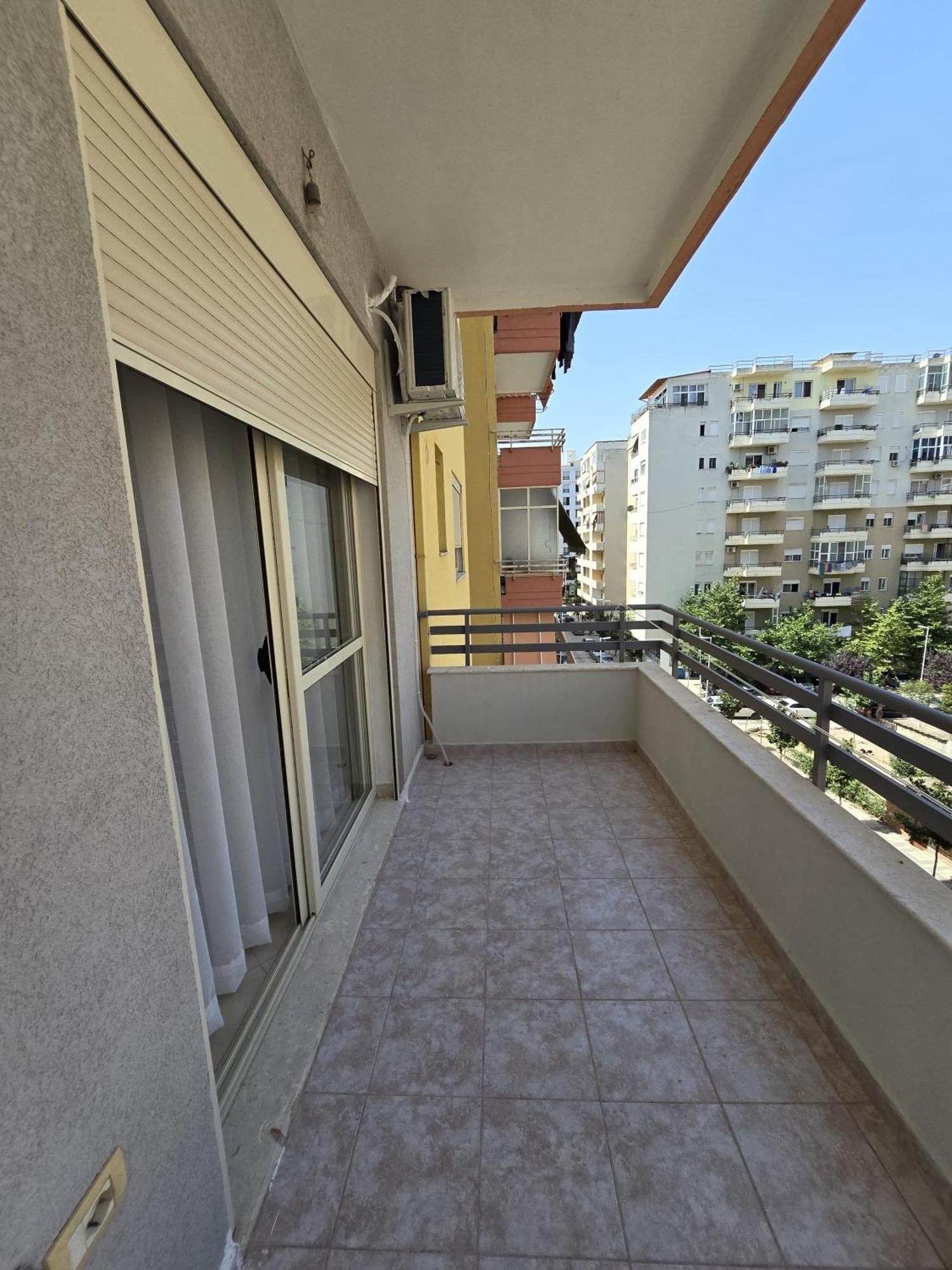 Appartement C'e Casa Near The Sea, Netflix, Parking, Balcony, Fast Wi-fi Vlorë