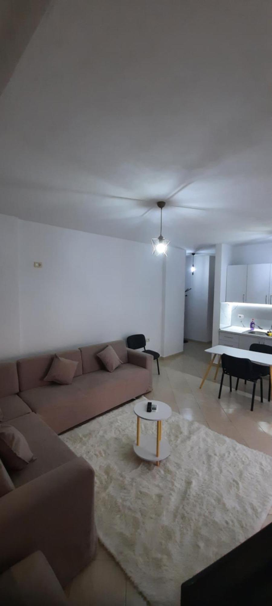 C'e Casa Near The Sea, Netflix, Parking, Balcony, Fast Wi-fi Vlorë